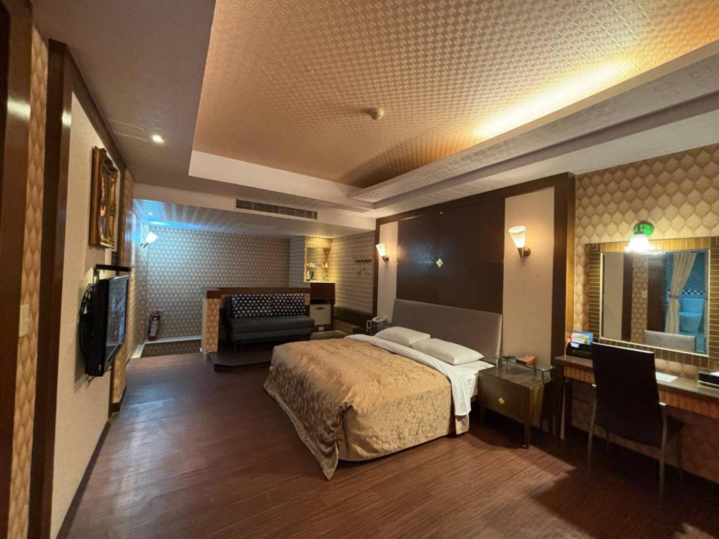 Hua Xiang Motel - Da Chang Kaohsiung Eksteriør billede
