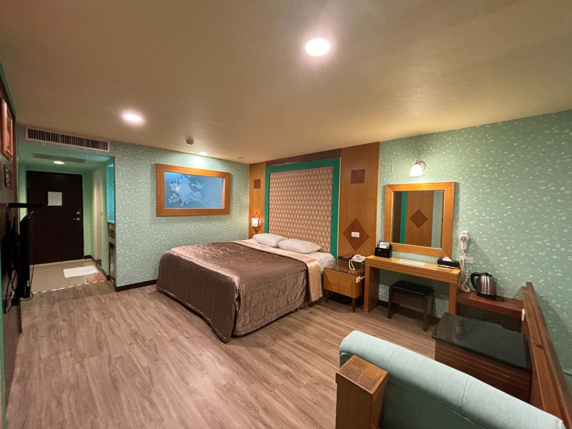 Hua Xiang Motel - Da Chang Kaohsiung Eksteriør billede