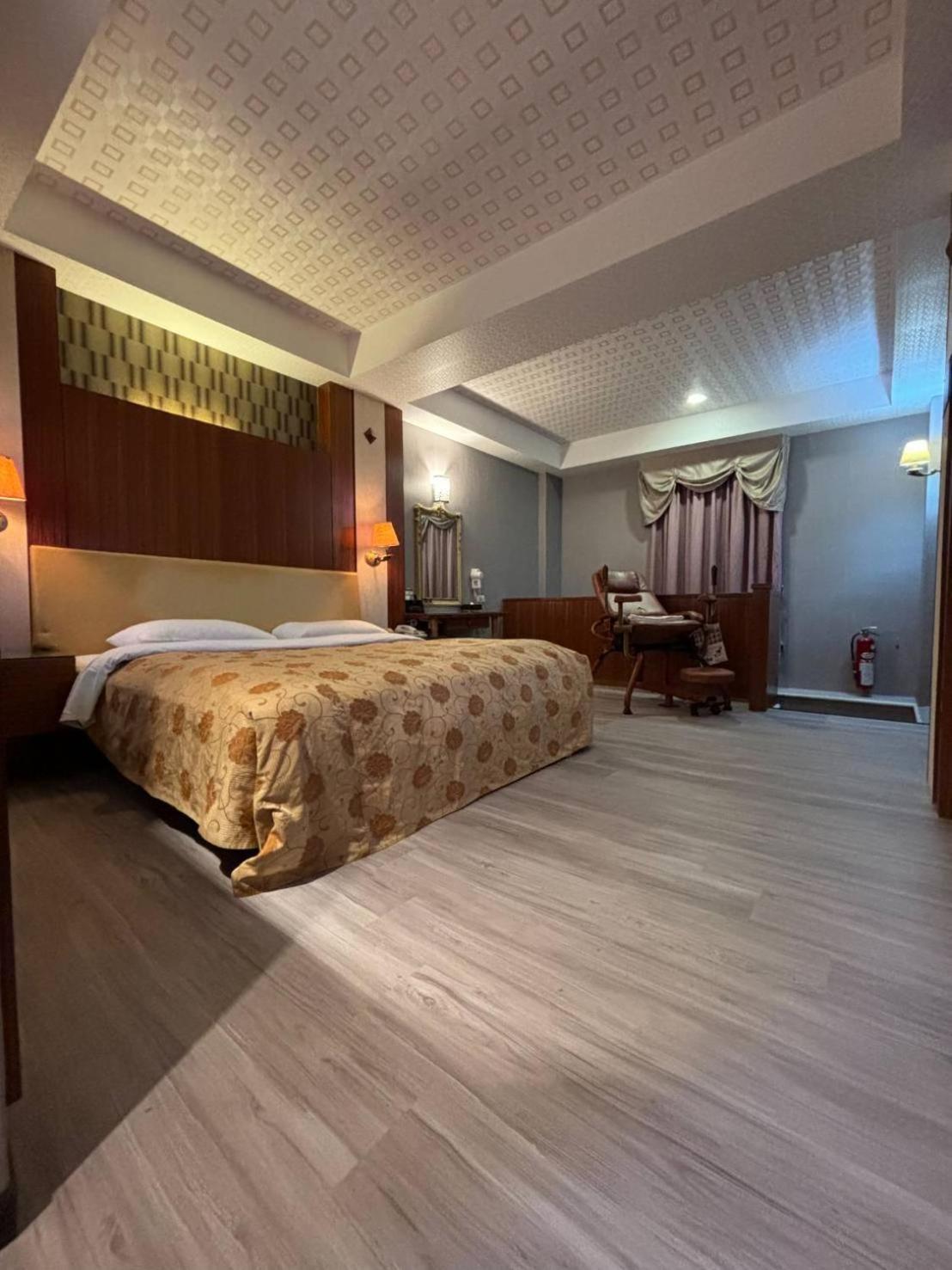Hua Xiang Motel - Da Chang Kaohsiung Eksteriør billede