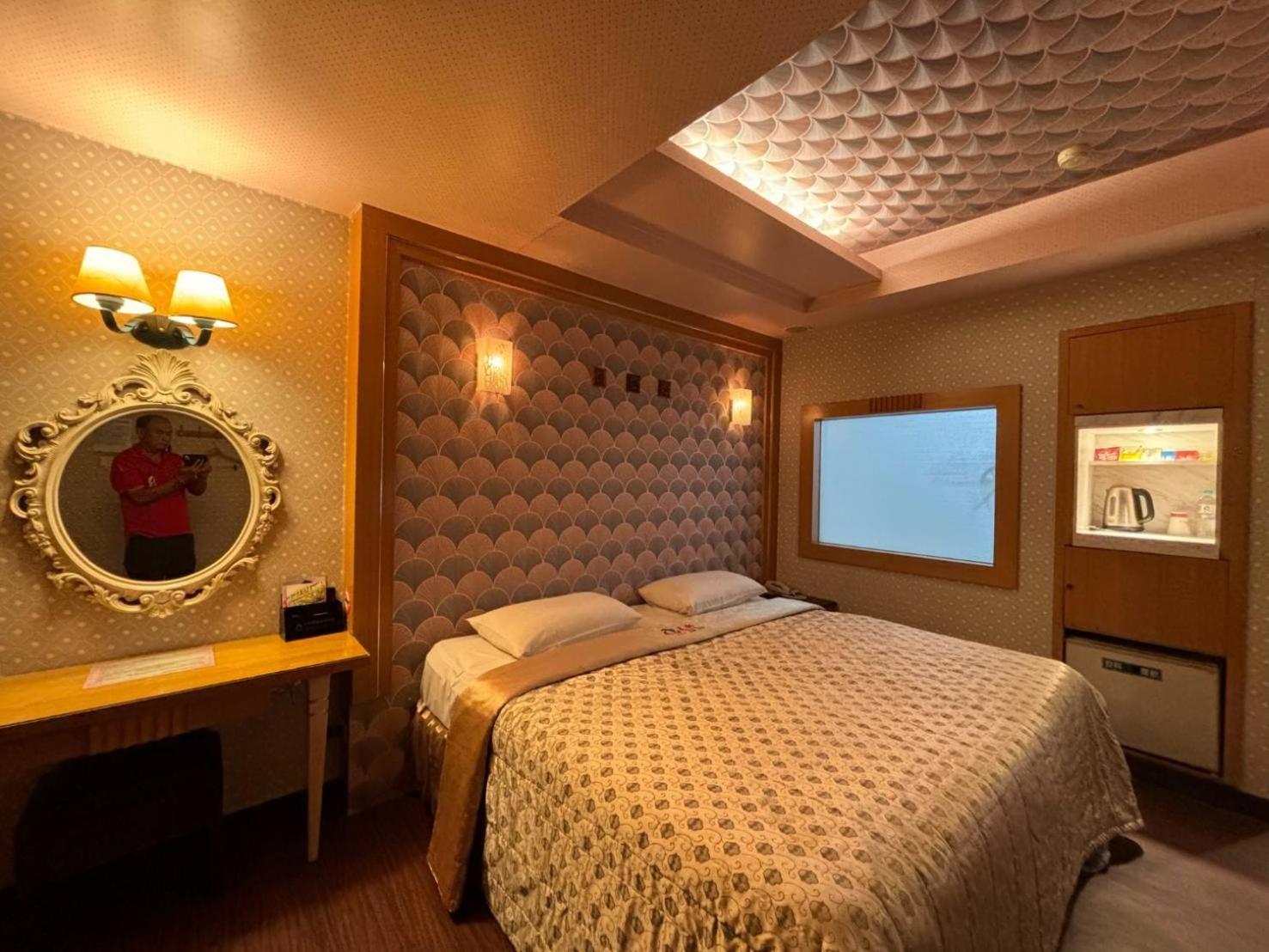 Hua Xiang Motel - Da Chang Kaohsiung Eksteriør billede