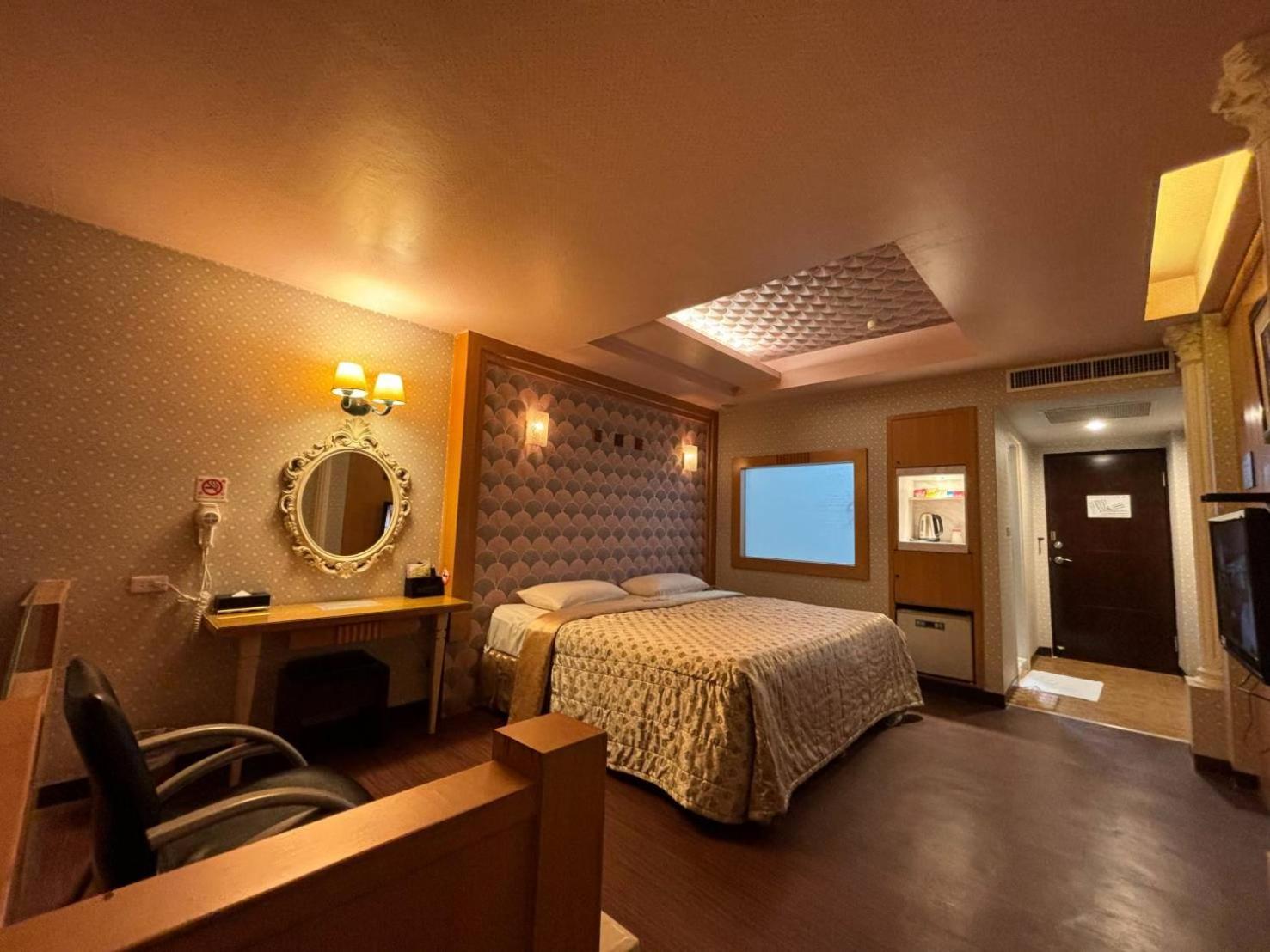 Hua Xiang Motel - Da Chang Kaohsiung Eksteriør billede