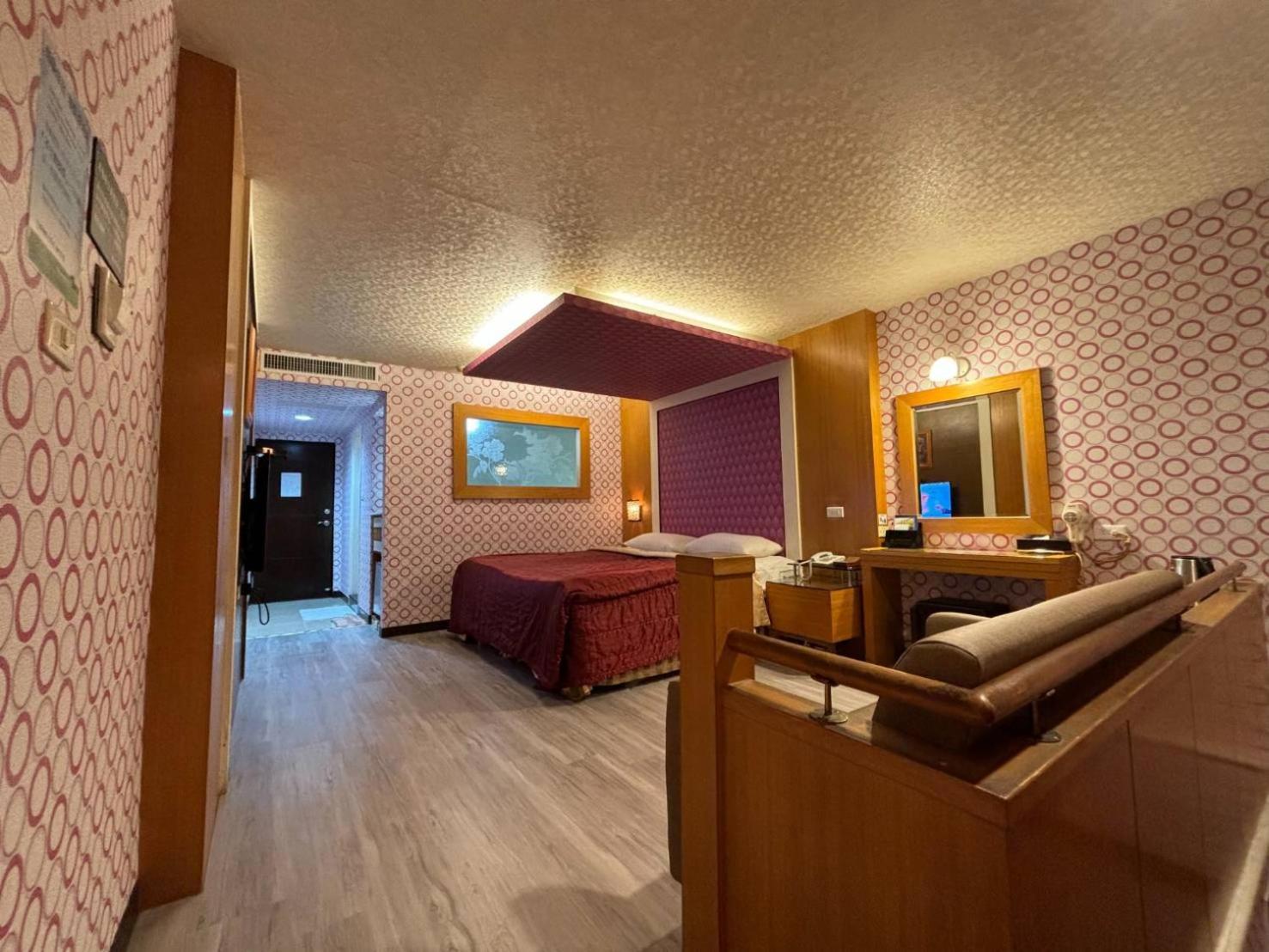 Hua Xiang Motel - Da Chang Kaohsiung Eksteriør billede