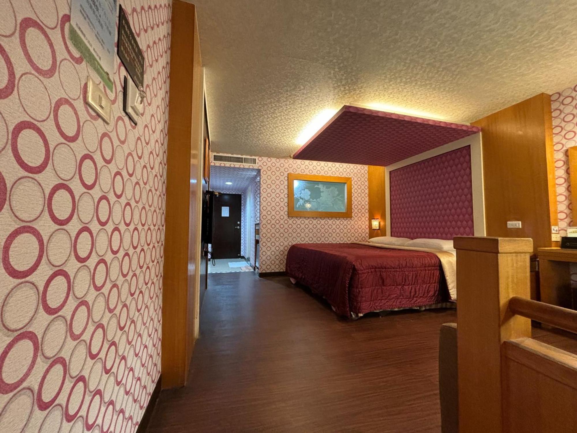 Hua Xiang Motel - Da Chang Kaohsiung Eksteriør billede